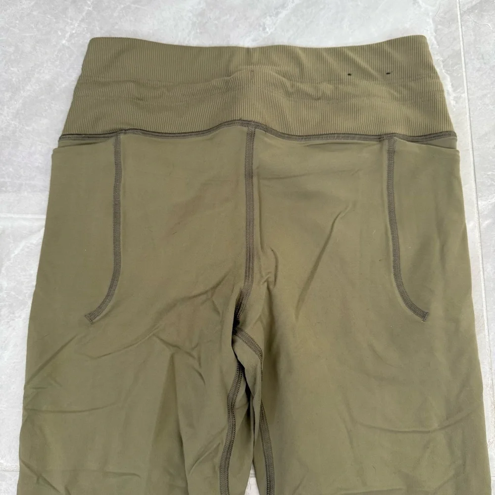 Women’s Under Armour Fitted Workout Athletic Leggings Drawstring Pockets Medium